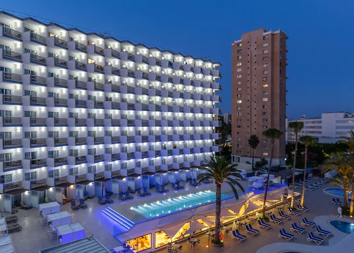 Magaluf (Mallorca) hotels near Cala Portals Vells Beach